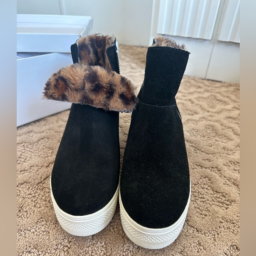 Women's Black Suede Ankle Boots with Faux Fur Trim